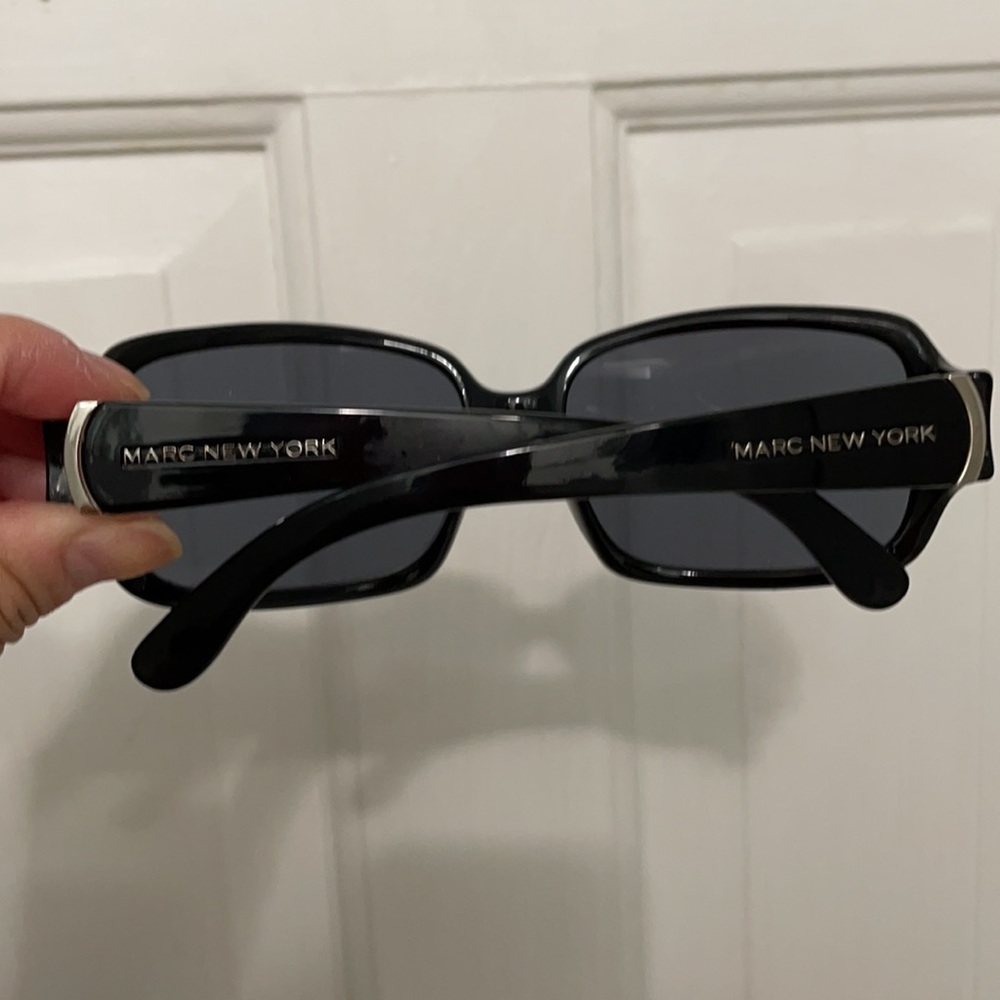 Marc New York sunglasses women’s black MN2407P - Picture 2 of 5